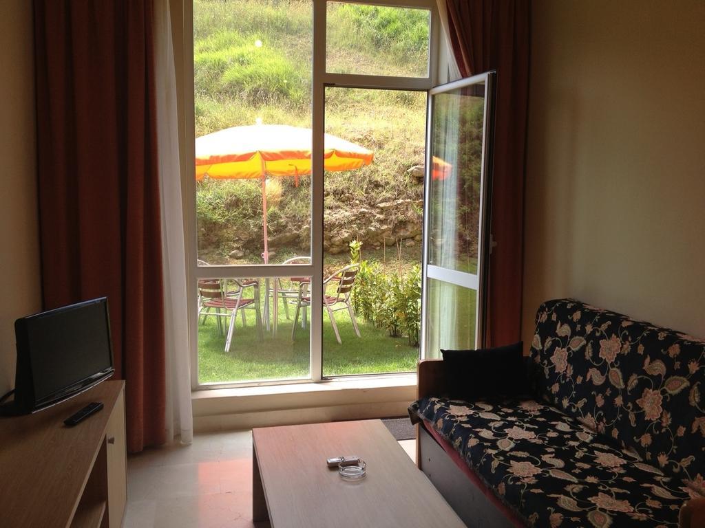 Apartamentos Mar โกมิญาส ภายนอก รูปภาพ